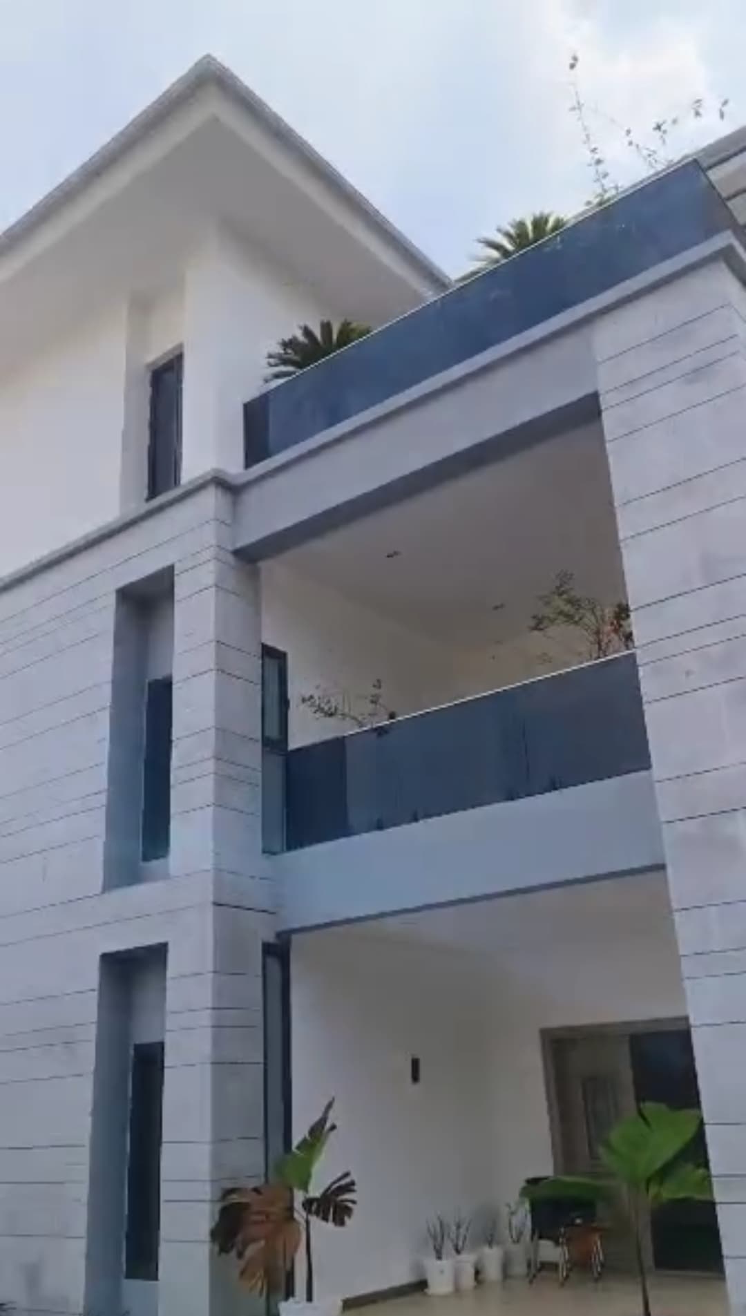 7 bed room mansion with a fully smart home automated for sale - Image 2